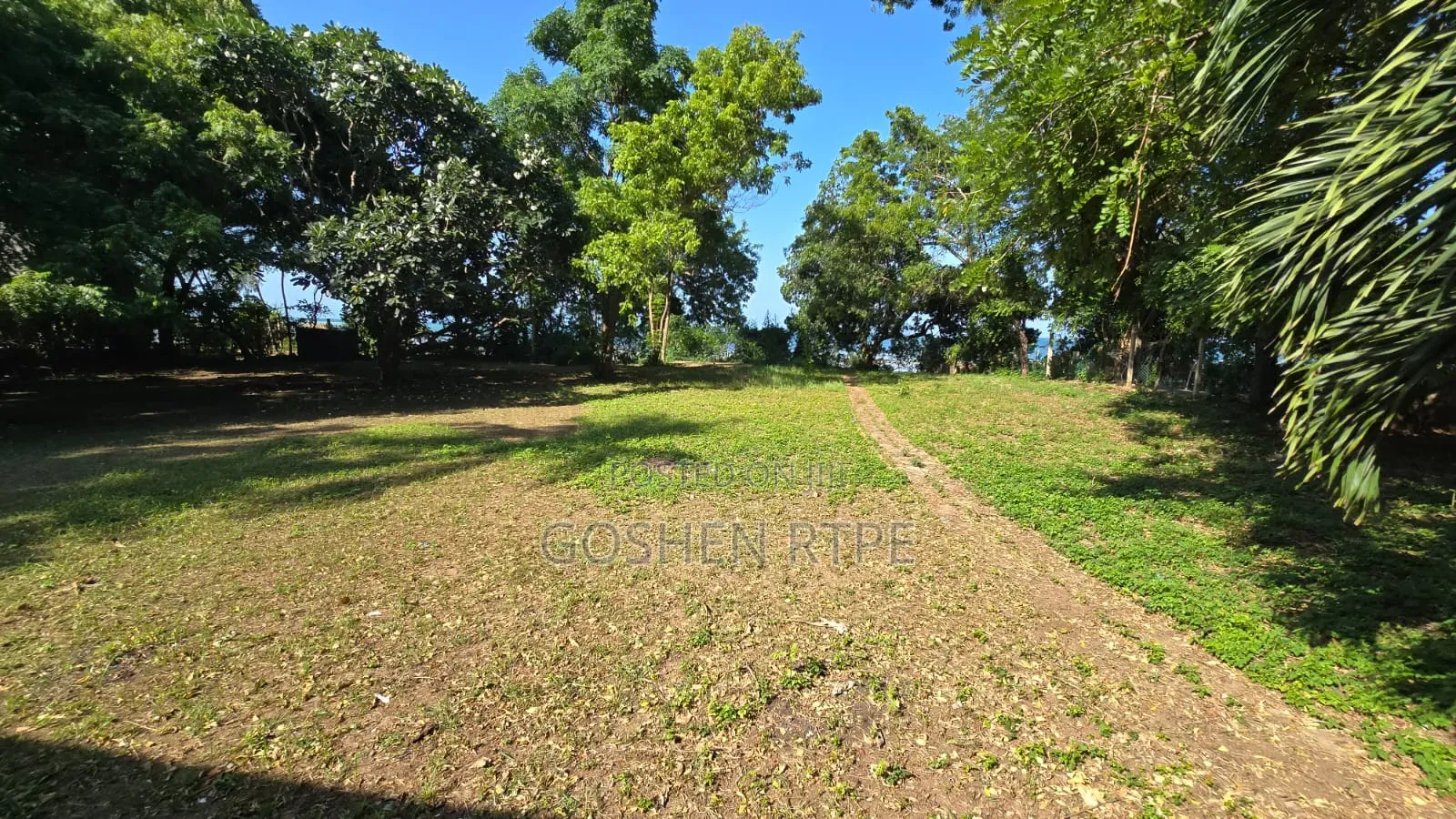 Prime 257M 1 Acre 1st Row Sea BeachLand on Sale at Nyali Mombasa Kenya