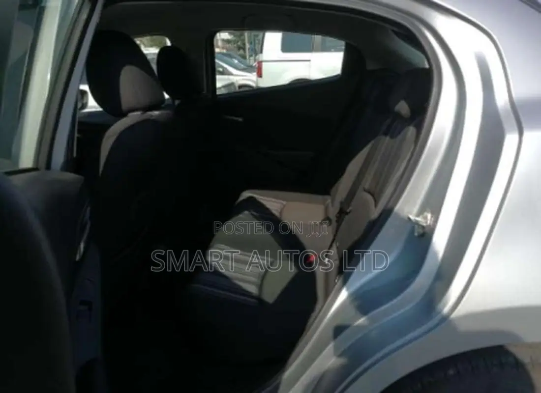 Mazda Demio 2018 Silver