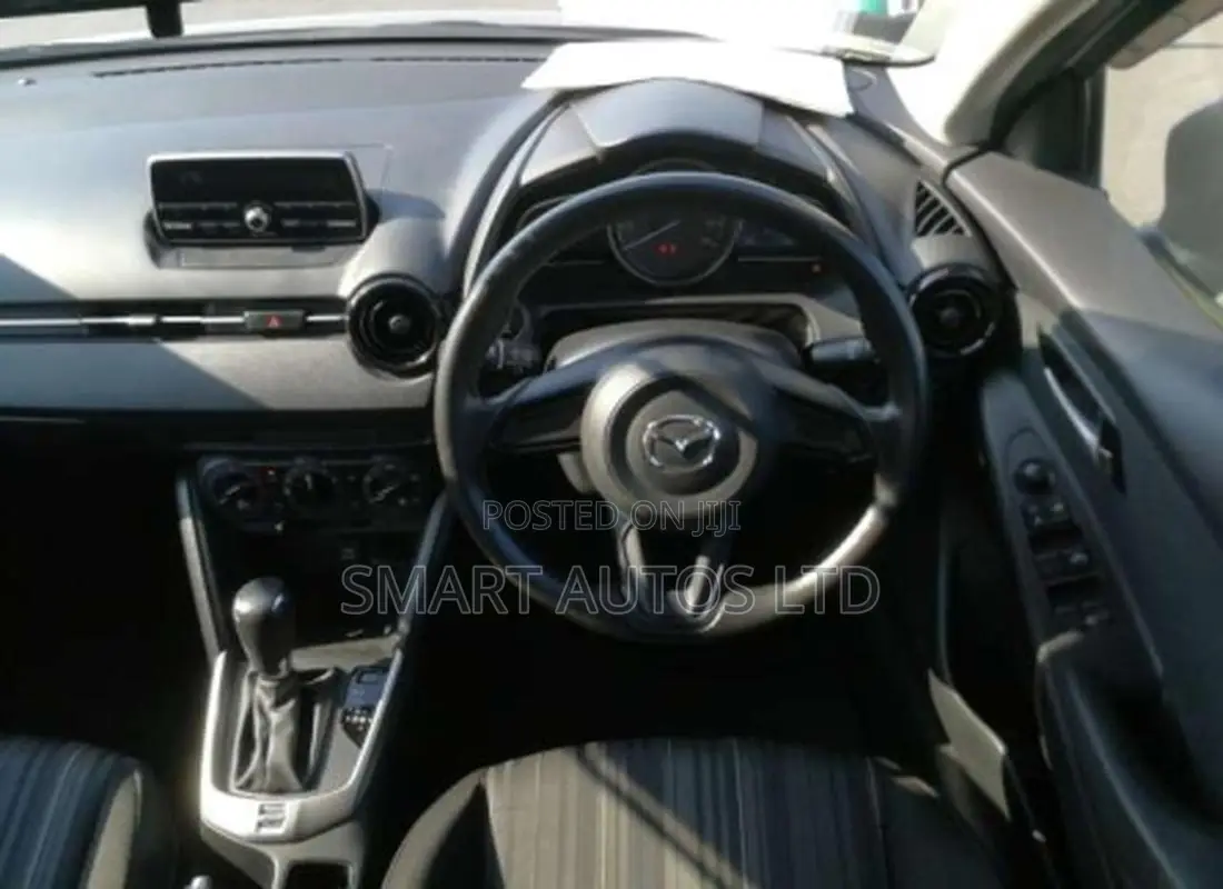 Mazda Demio 2018 Silver