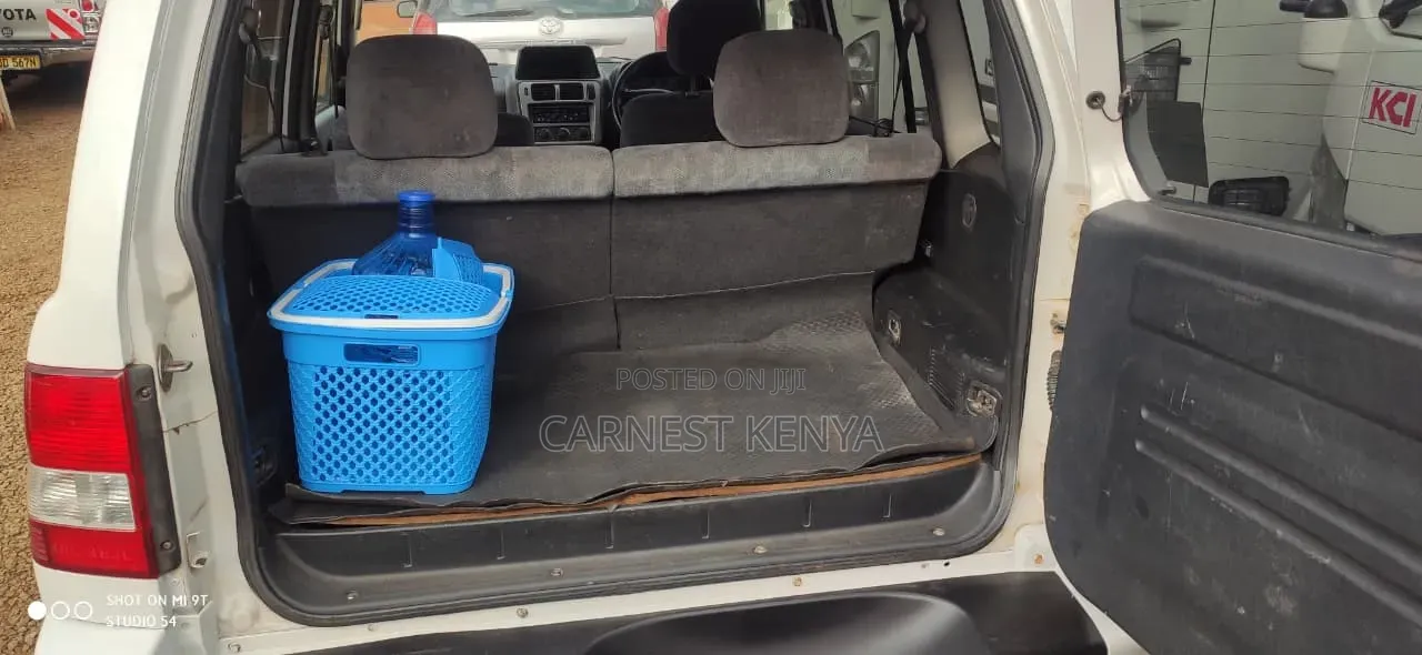 Mitsubishi Pajero IO 2001 White