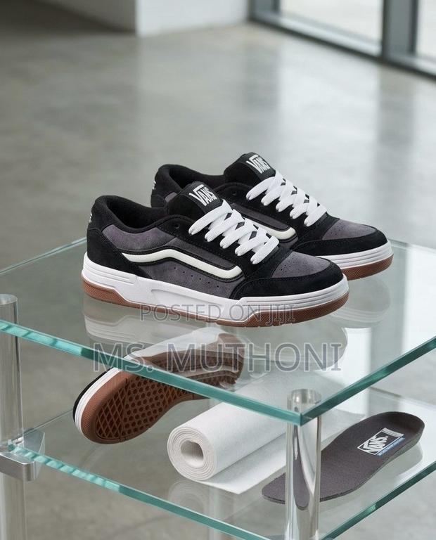 The Vans Hylane, a Chunky Size 38-45