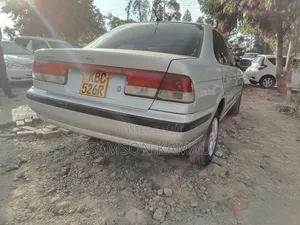 Nissan Sunny 2001 Silver