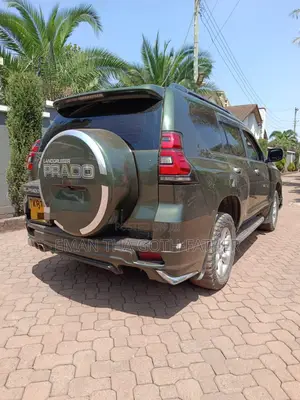 Toyota Land Cruiser Prado 2012 Green