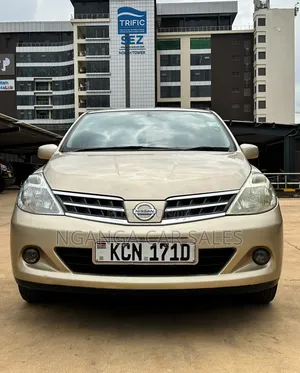 Nissan Tiida 2010 Beige