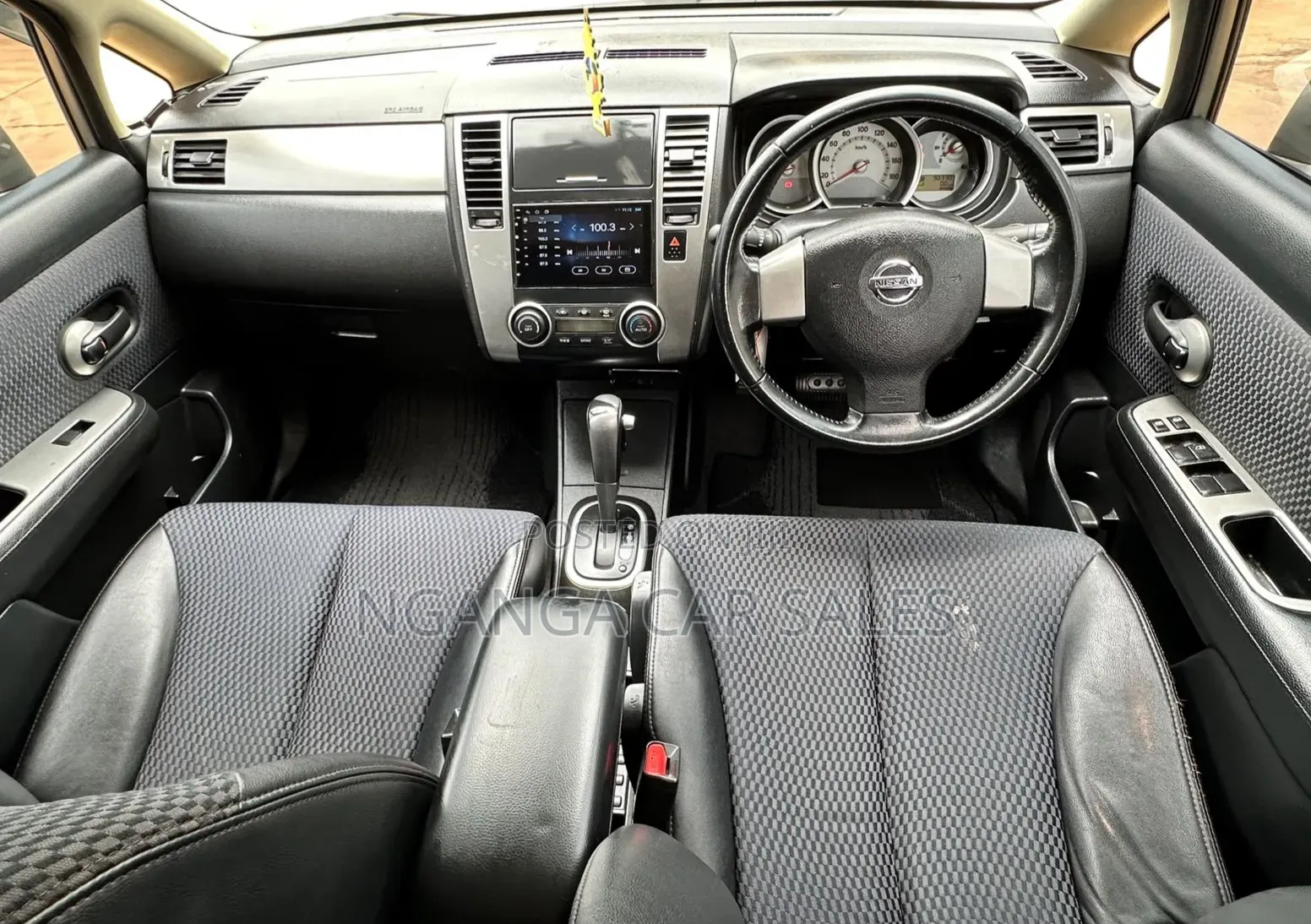 Nissan Tiida 2010 Beige
