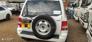 Mitsubishi Pajero IO 2001 White