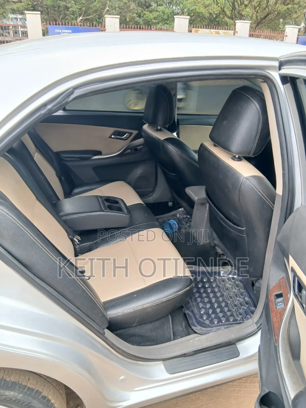 Toyota Premio 1.8 FWD 2013 Silver