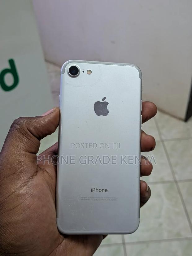 Apple iPhone 7 128 GB Silver - thumbnail 3