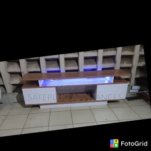 Nassau 5FT TV Stand – Stylish Entertainment Unit for Living Room