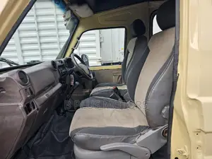 Toyota Land Cruiser 2001 Gold