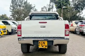 Toyota Hilux 2013 White