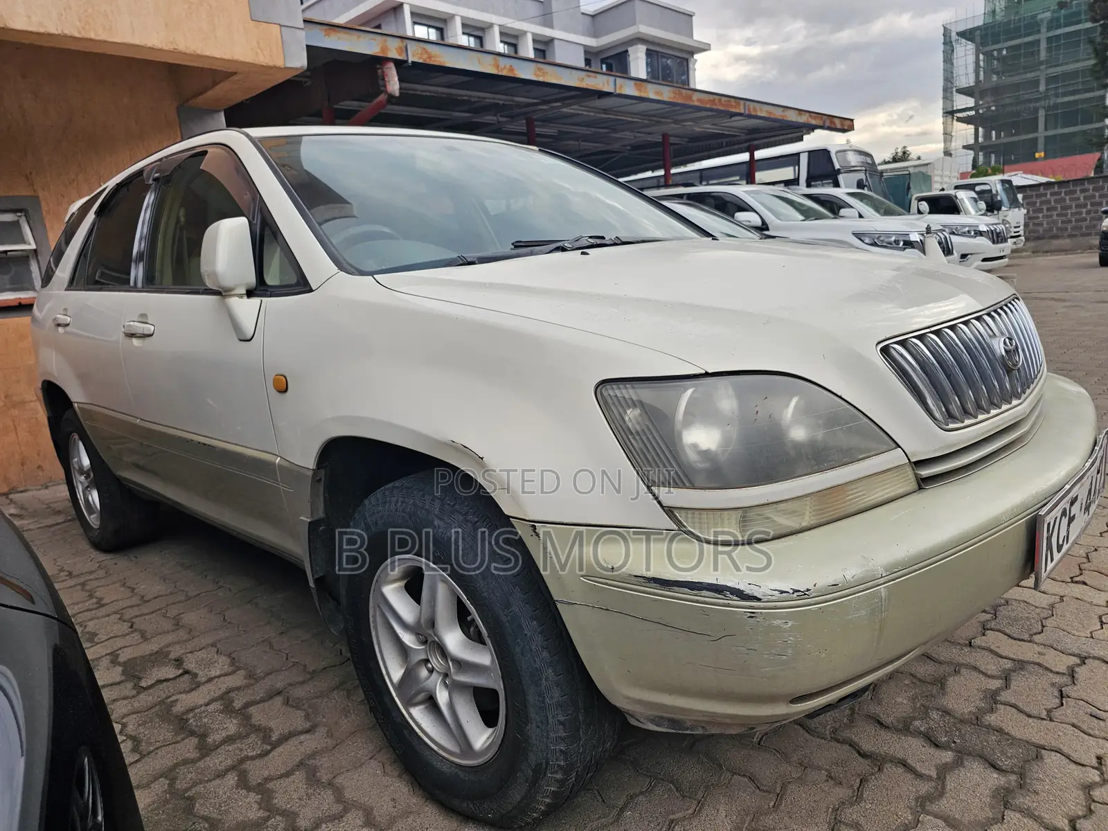 Toyota Harrier 2005 Beige