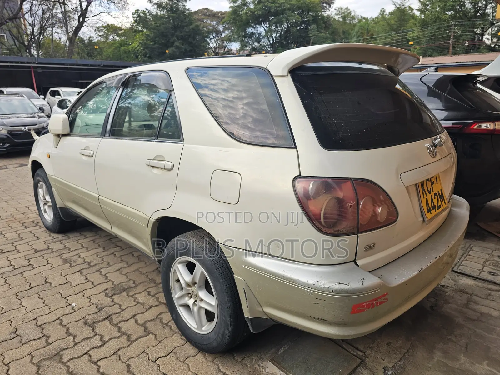 Toyota Harrier 2005 Beige