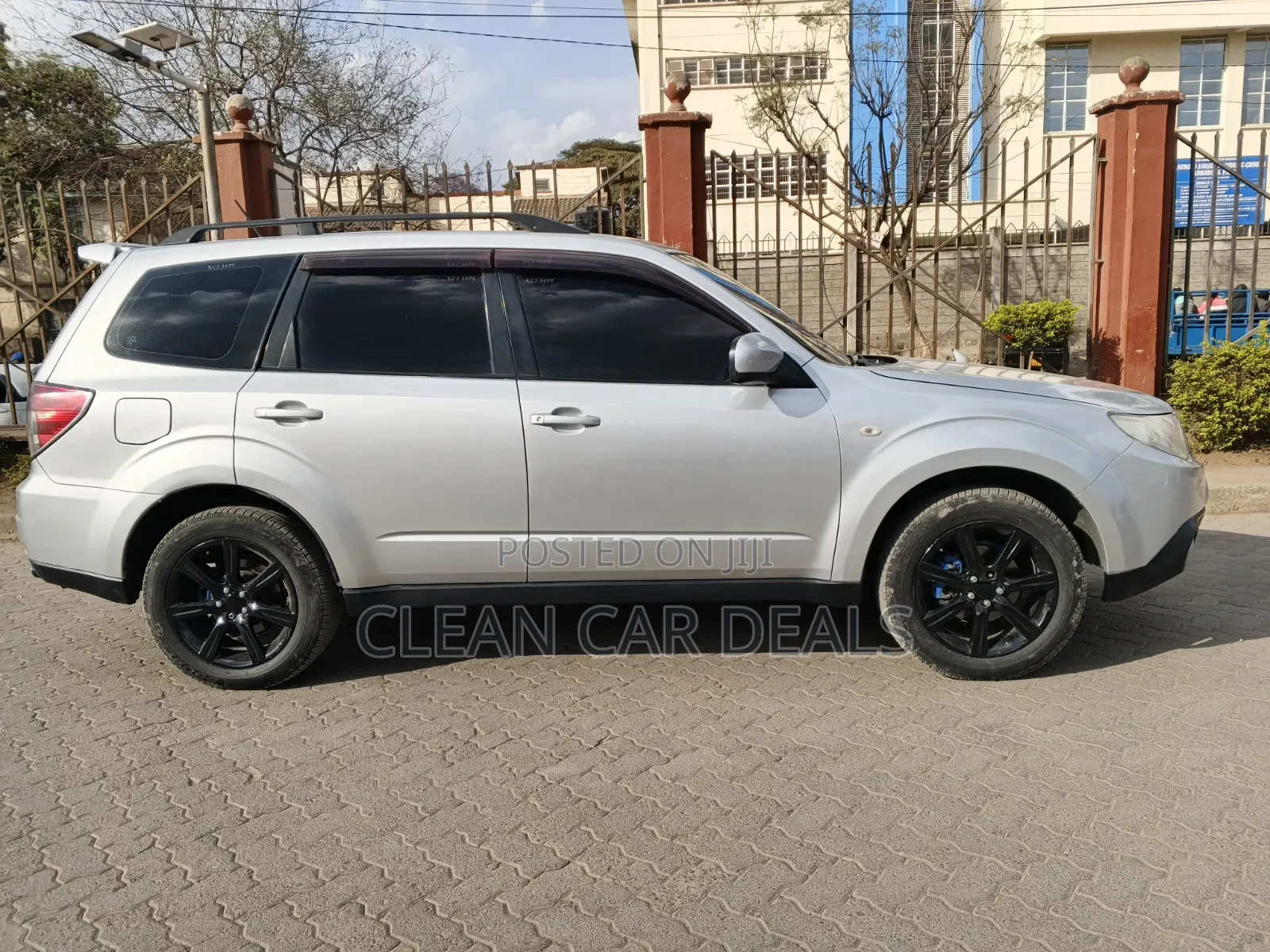 Subaru Forester 2010 Silver