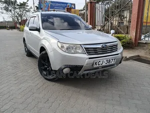 Subaru Forester 2010 Silver