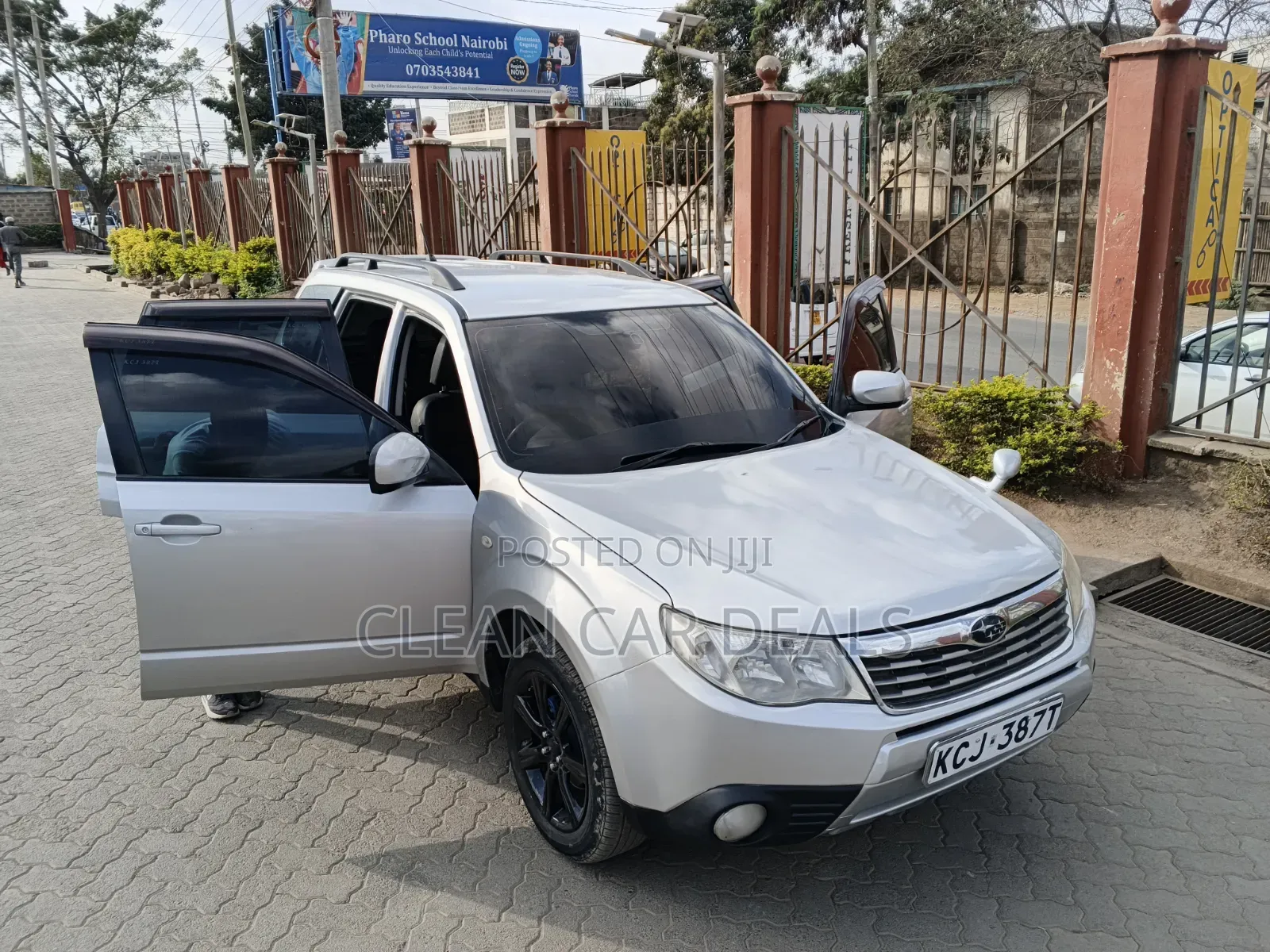 Subaru Forester 2010 Silver
