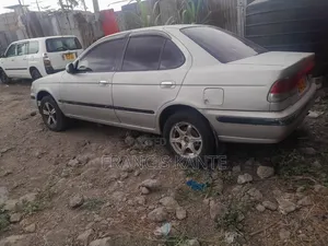 Nissan FB15 2001 Silver