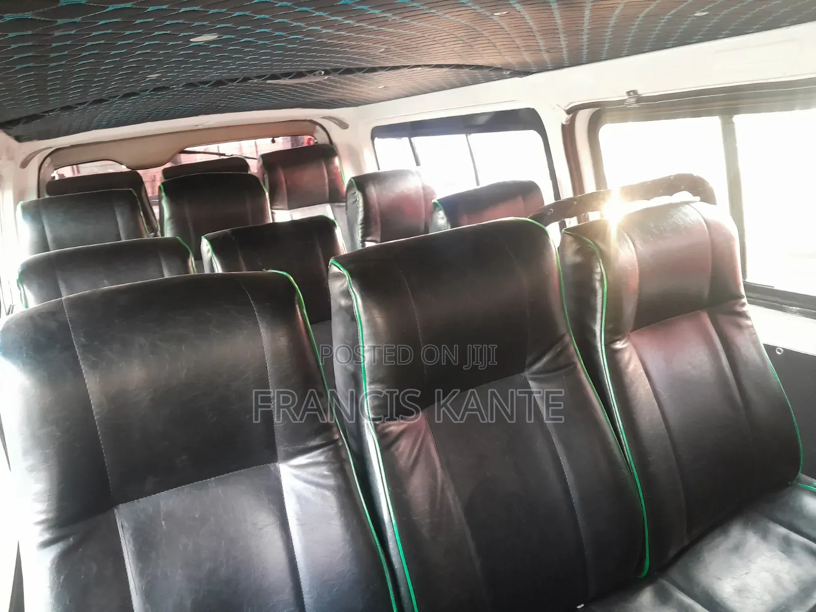 Toyota HiAce 2010 Yellow