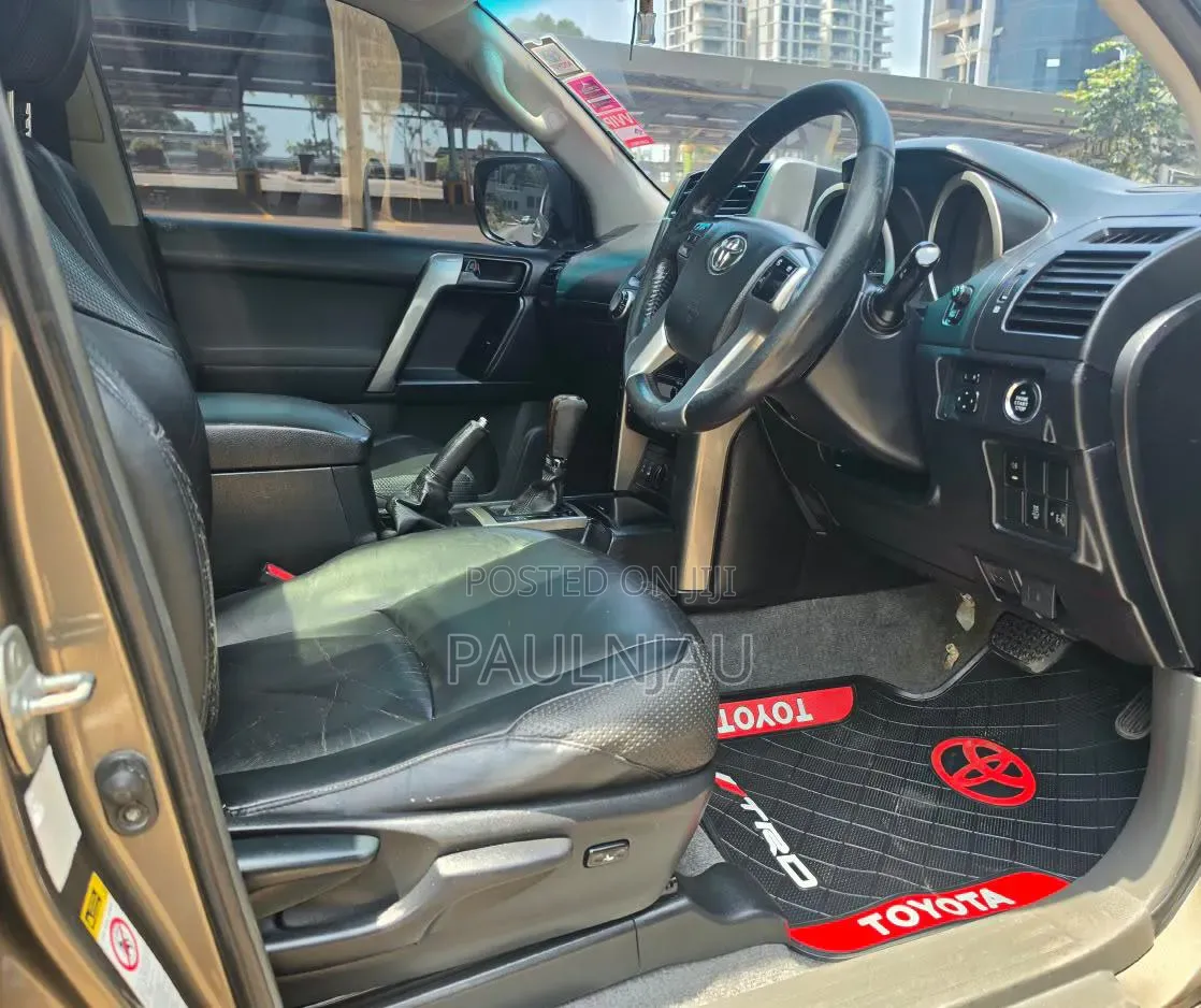 Toyota Land Cruiser Prado 2014