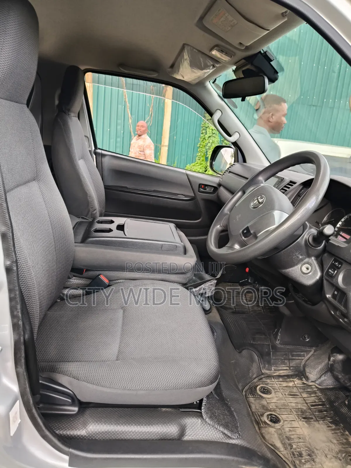 Toyota HiAce 2019 Silver