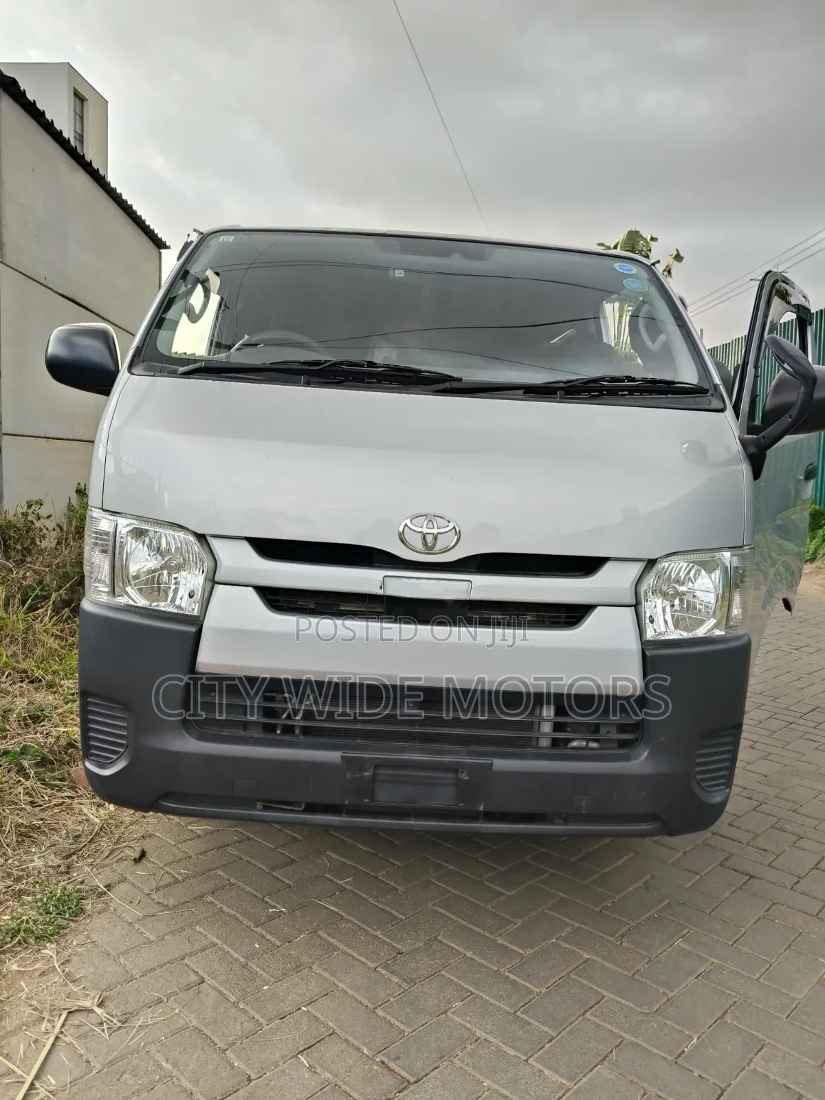 Toyota HiAce 2019 Silver
