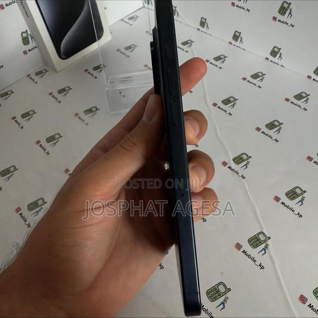 Apple iPhone 15 Pro 256 GB Blue - thumbnail 6