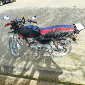 Bajaj Boxer 100 2017 Red