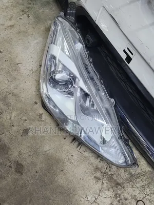 Aqua 2015 Headlight