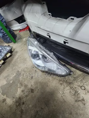 Aqua 2015 Headlight