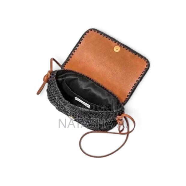 Thread Straw Flap Knotted Crossbody Bag - thumbnail 2