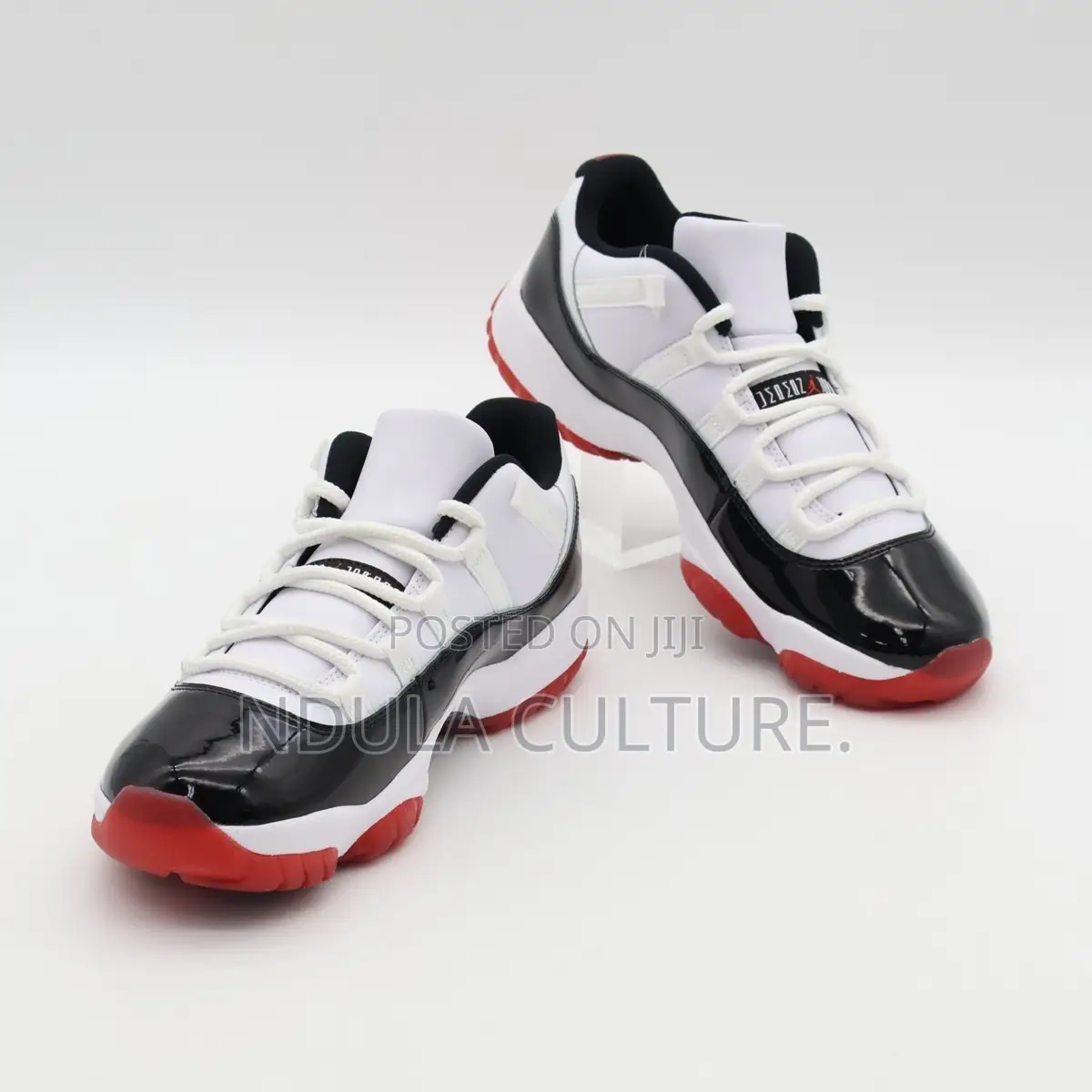 Nike Air Jordan 11 Retro Low Concord Bred Gym Universtiy