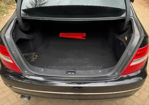 Mercedes-Benz C200 2011 Black