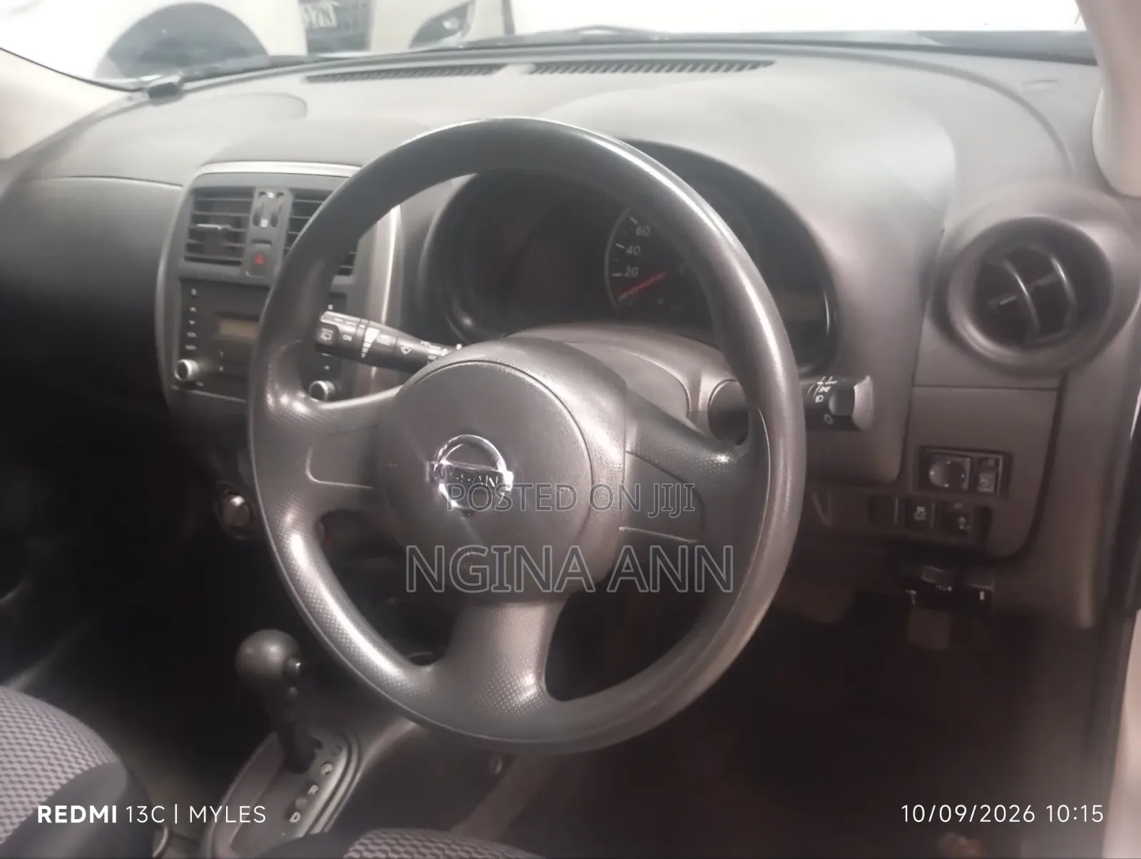 Nissan March 2018 Silver