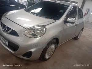 Nissan March 2018 Silver