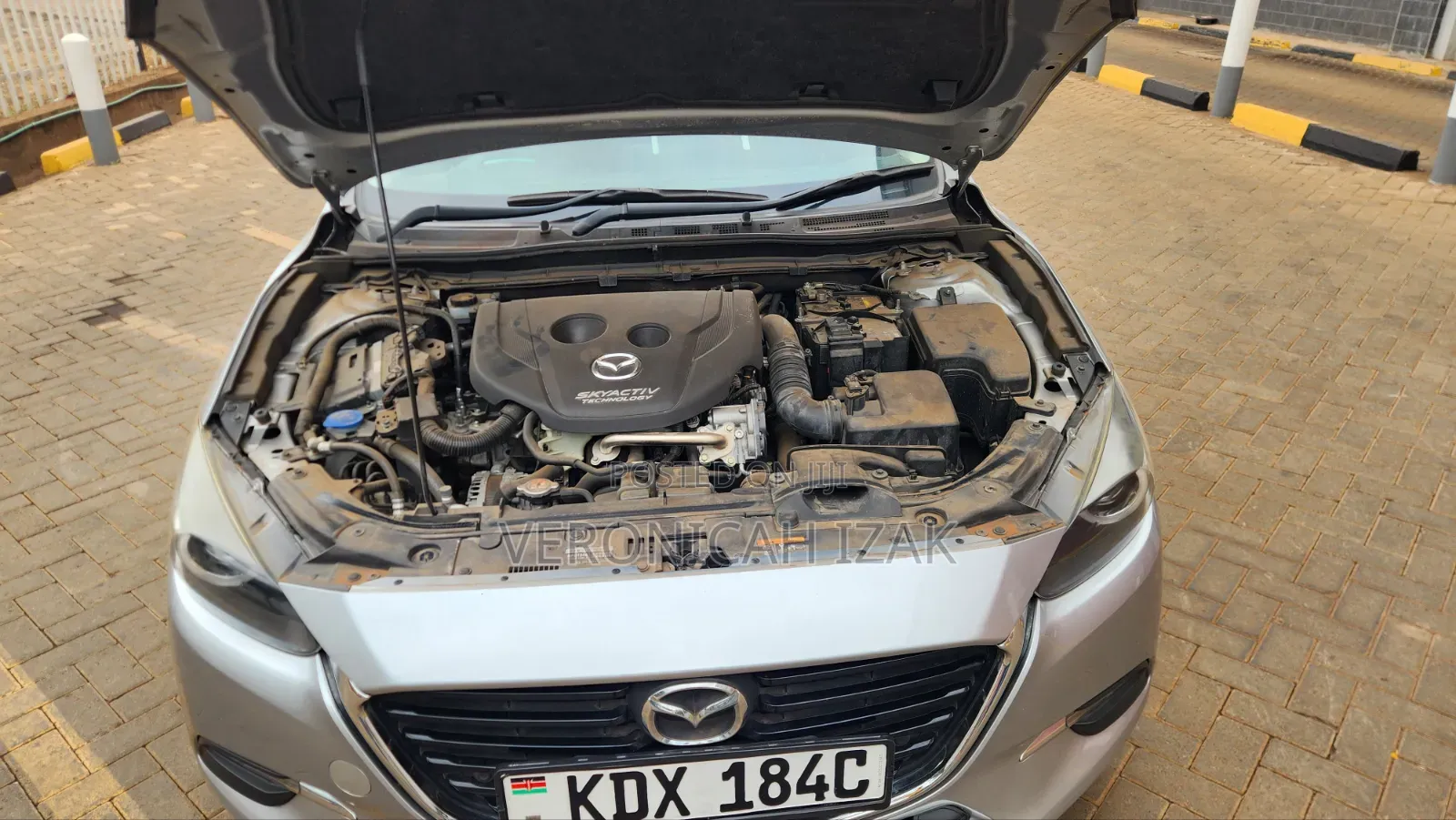 Mazda Axela 2018 Silver