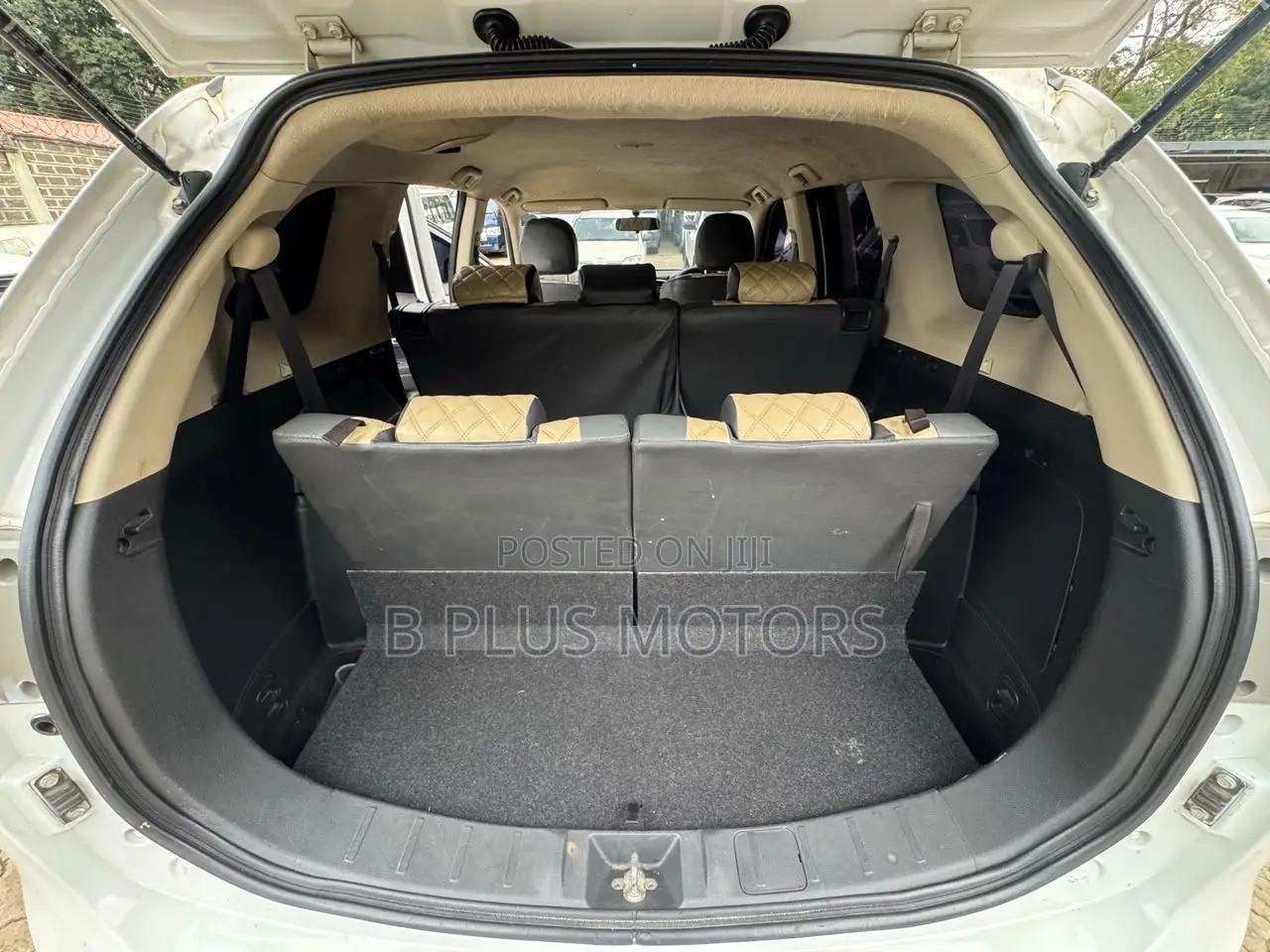 Mitsubishi Outlander 2012 White