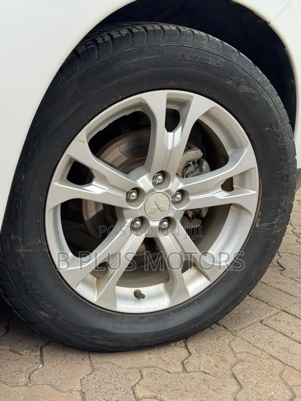 Mitsubishi Outlander 2012 White