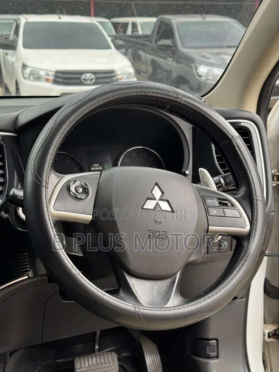 Mitsubishi Outlander 2012 White