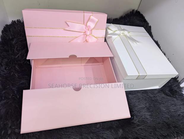 22cm Gift Box – Elegant Stylish