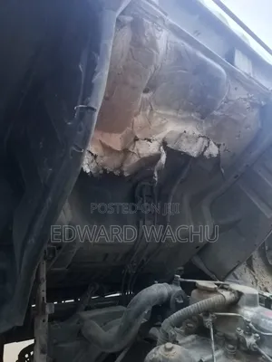 Mitsubishi Fh 215 2010