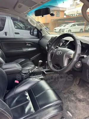 Toyota Hilux 2014 Green