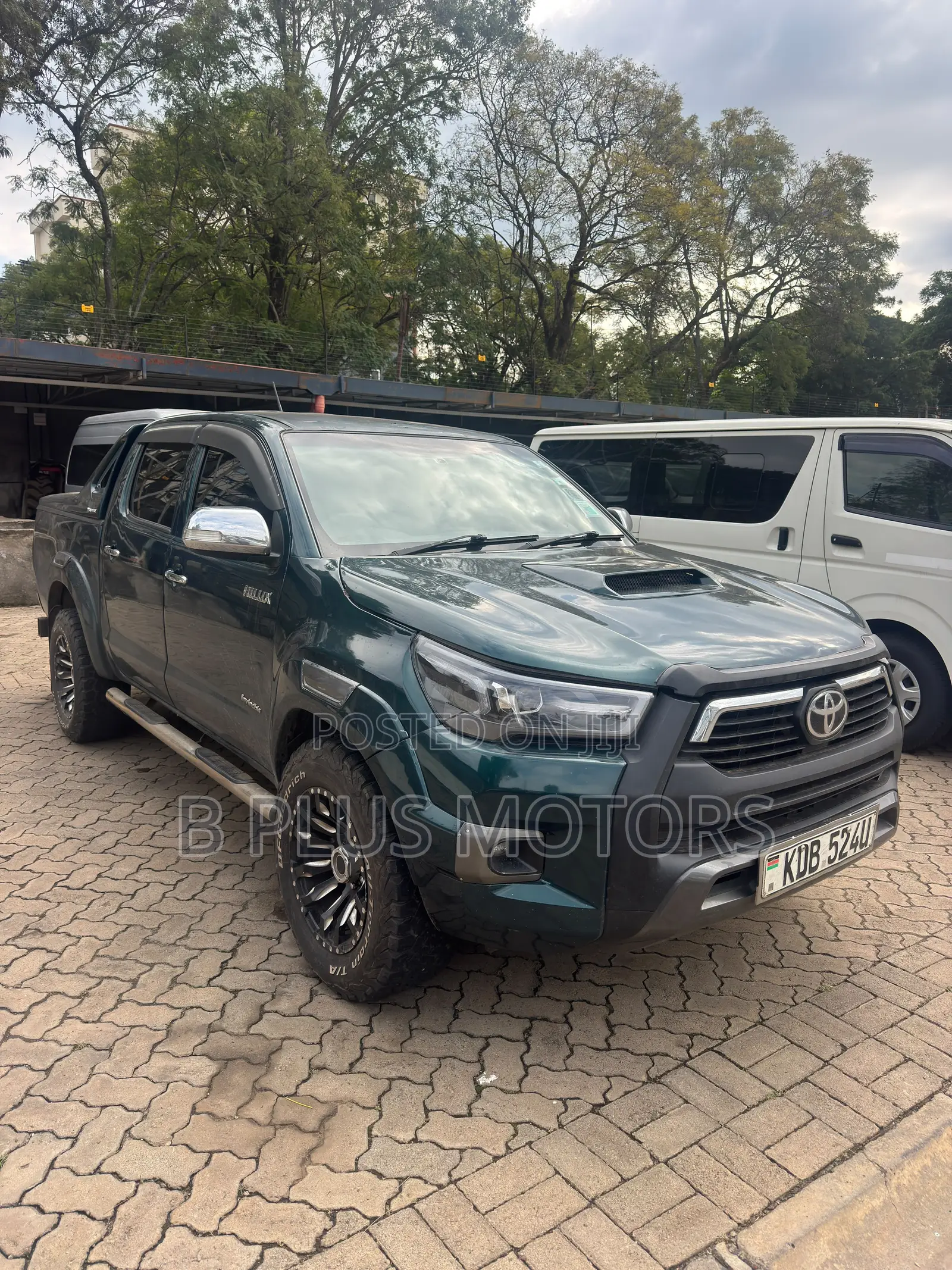 Toyota Hilux 2014 Green