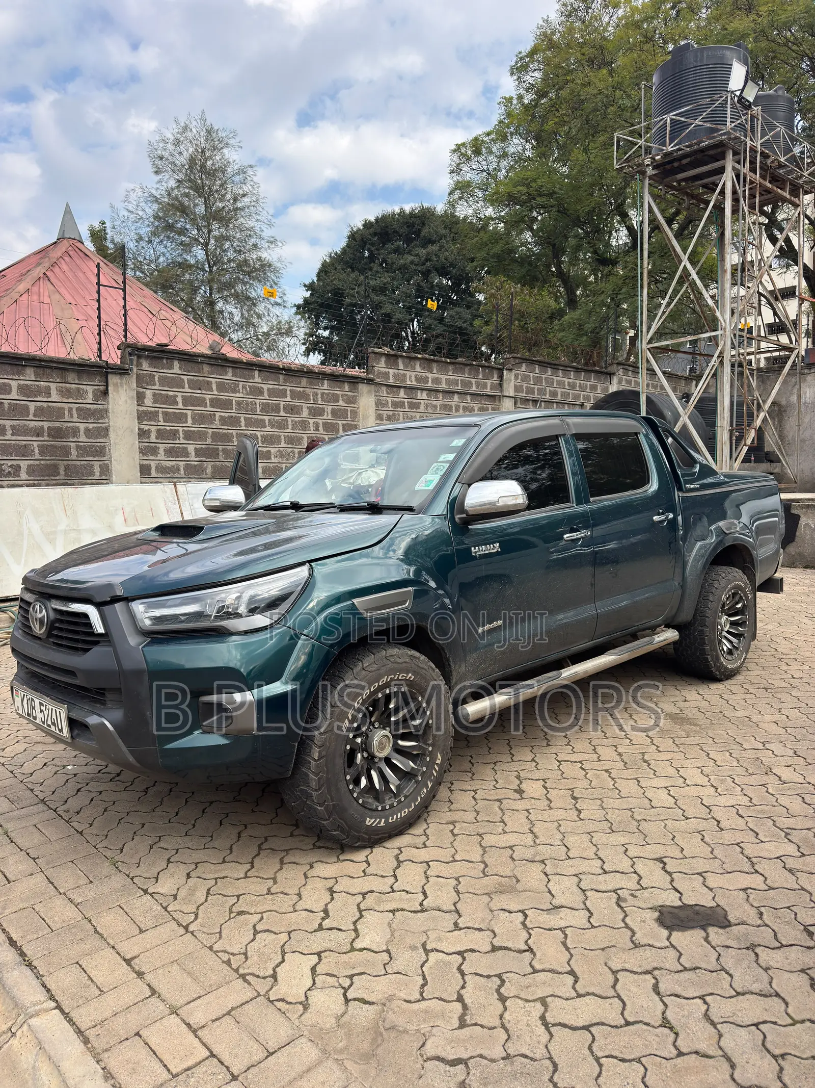 Toyota Hilux 2014 Green