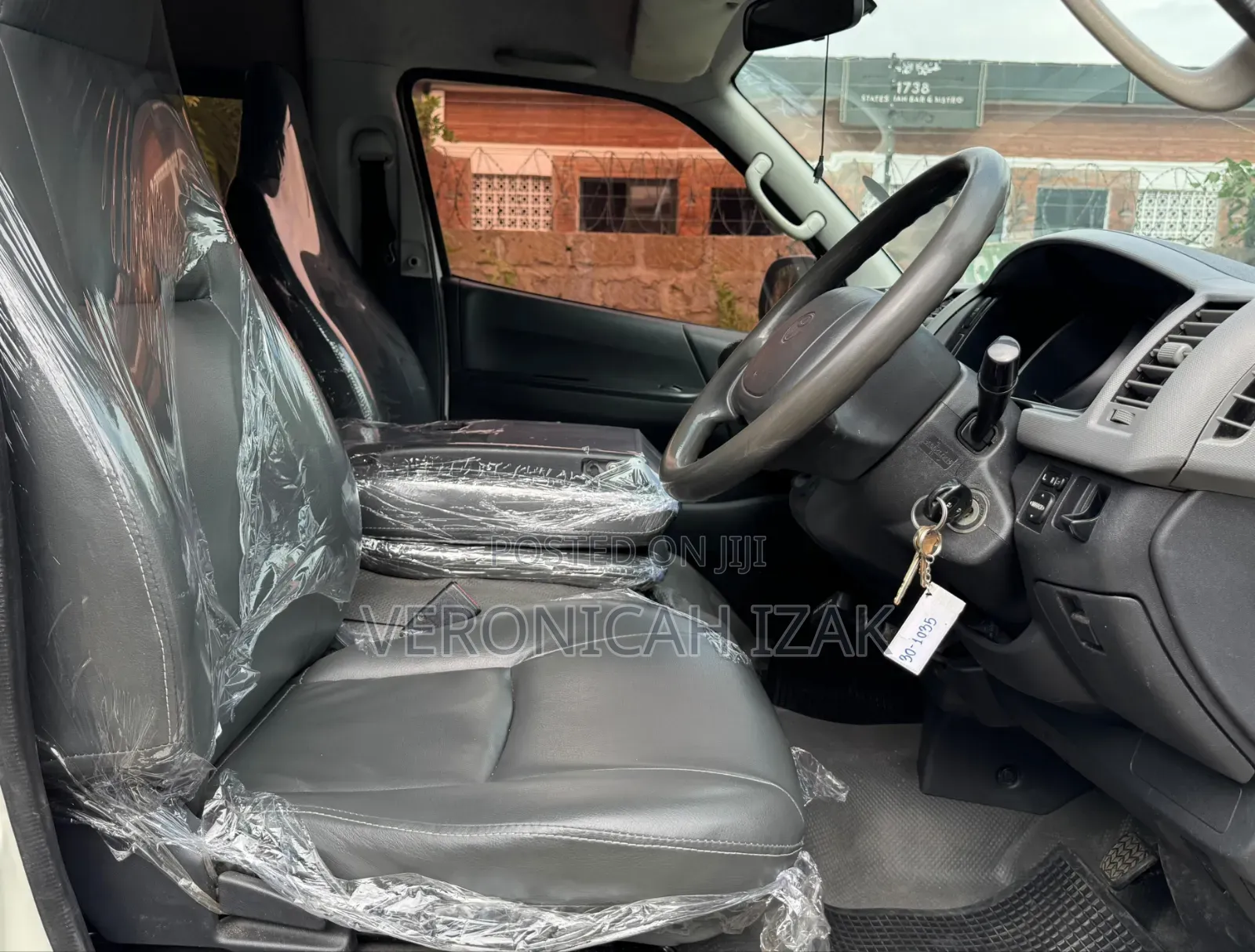 Toyota HiAce 2019 White