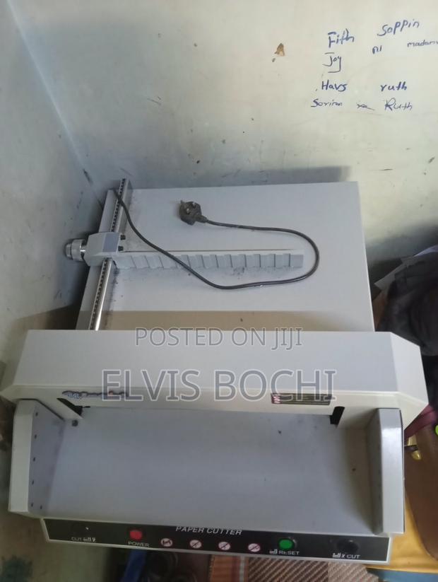 Paper Cutter Machine - thumbnail 2