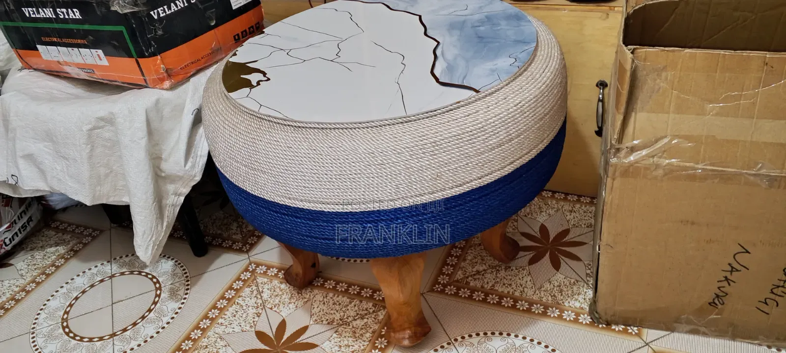 Round Marble Coffee Table”.