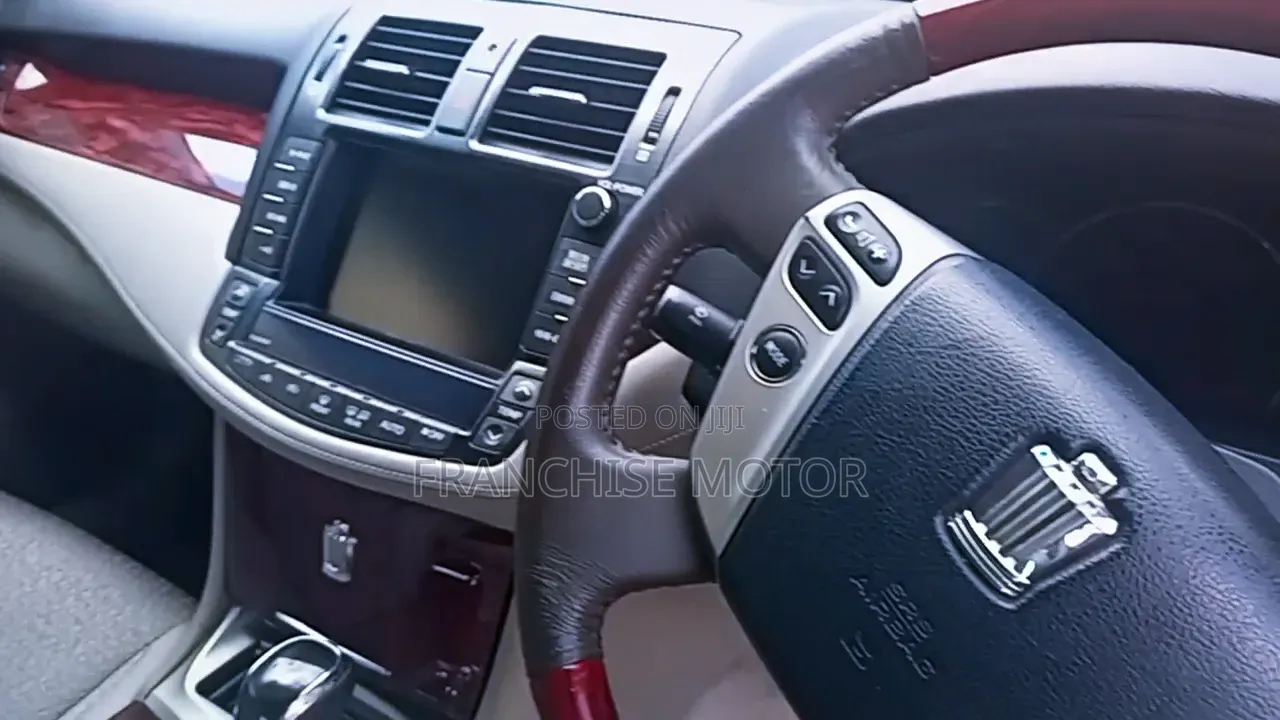 Toyota Crown 2013 Blue