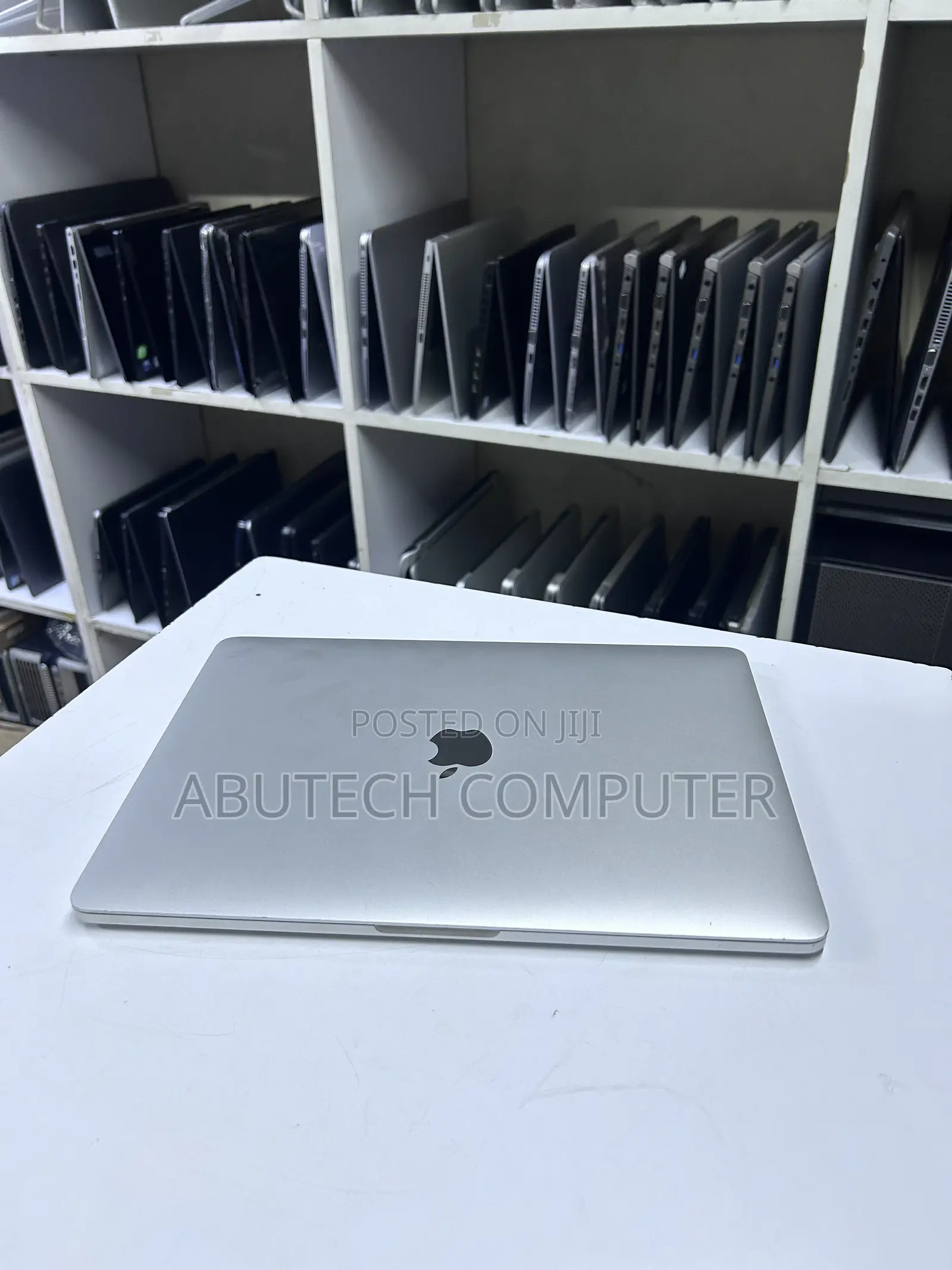 Laptop Apple MacBook Pro 2019 8GB Intel Core i5 SSD 256GB