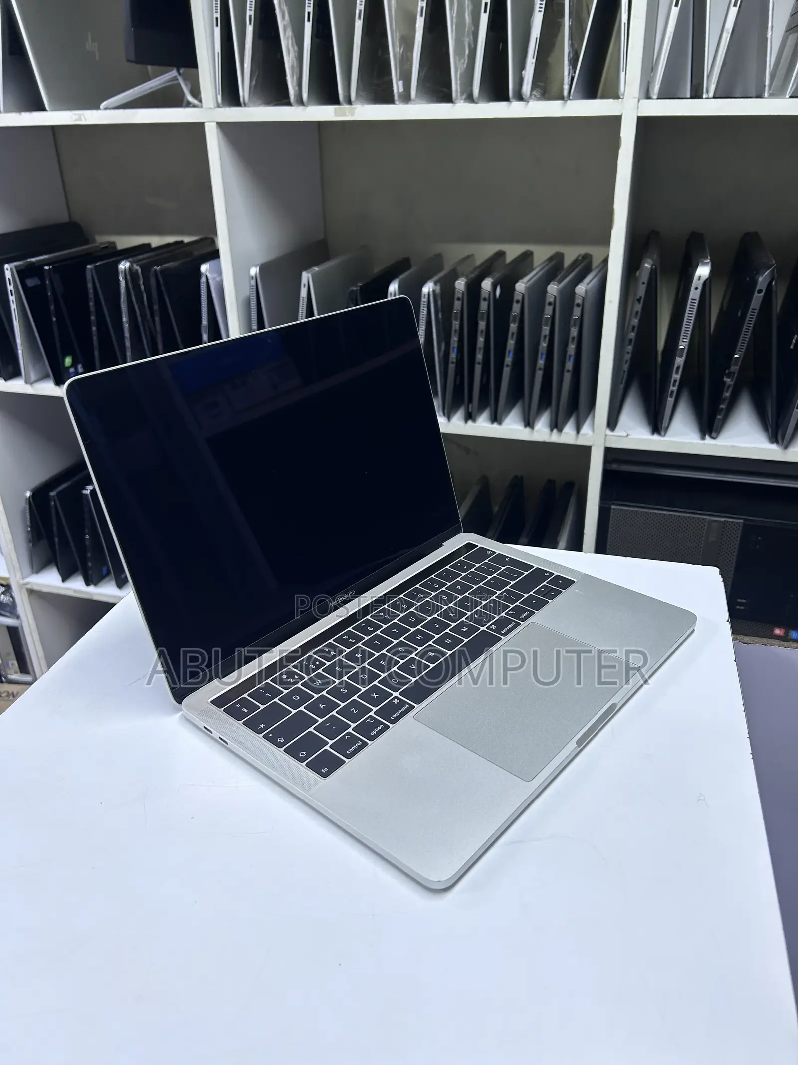 Laptop Apple MacBook Pro 2019 8GB Intel Core i5 SSD 256GB