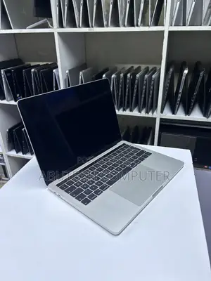 Laptop Apple MacBook Pro 2019 8GB Intel Core i5 SSD 256GB